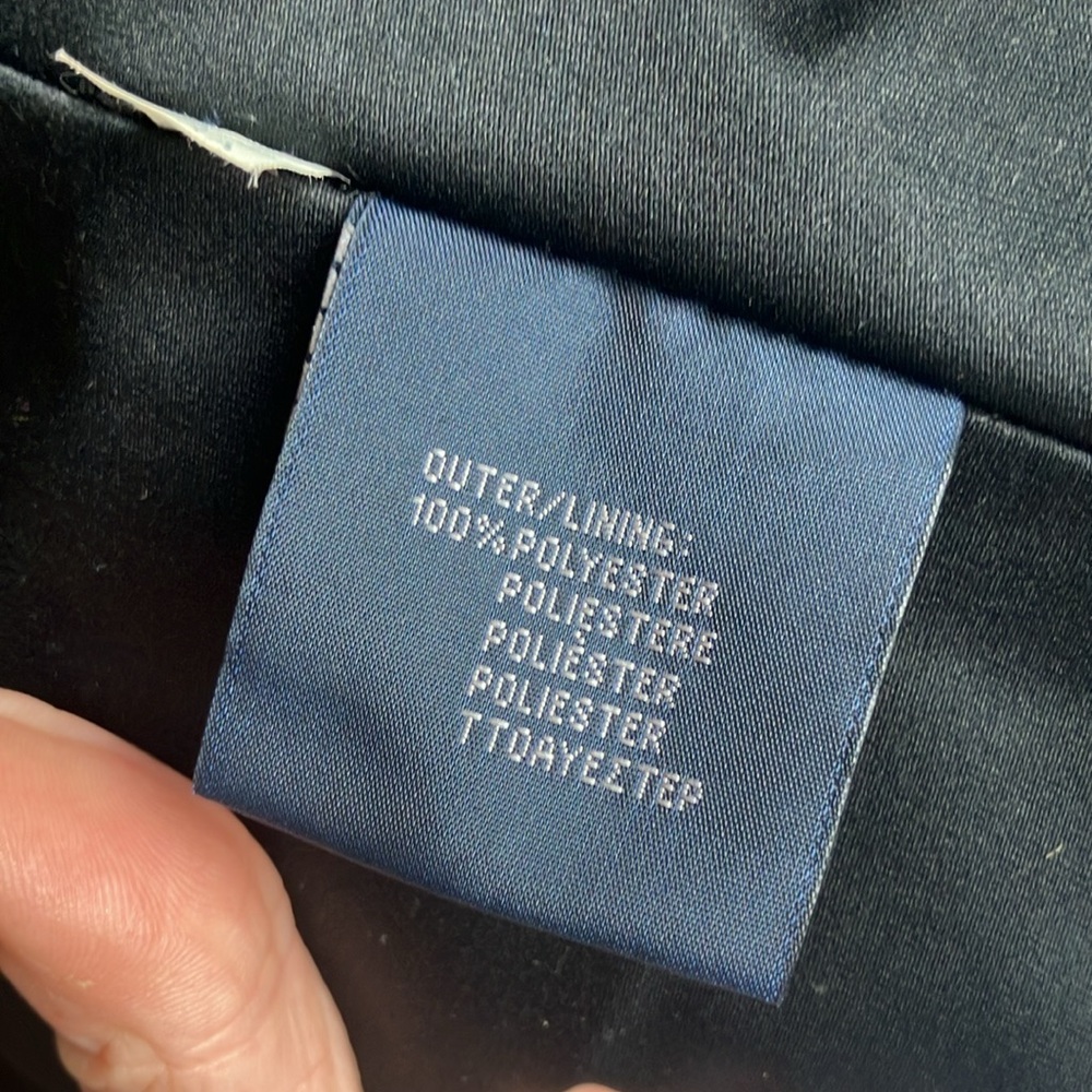 Burberry Women’s Golf Vest - Picture 8 of 10